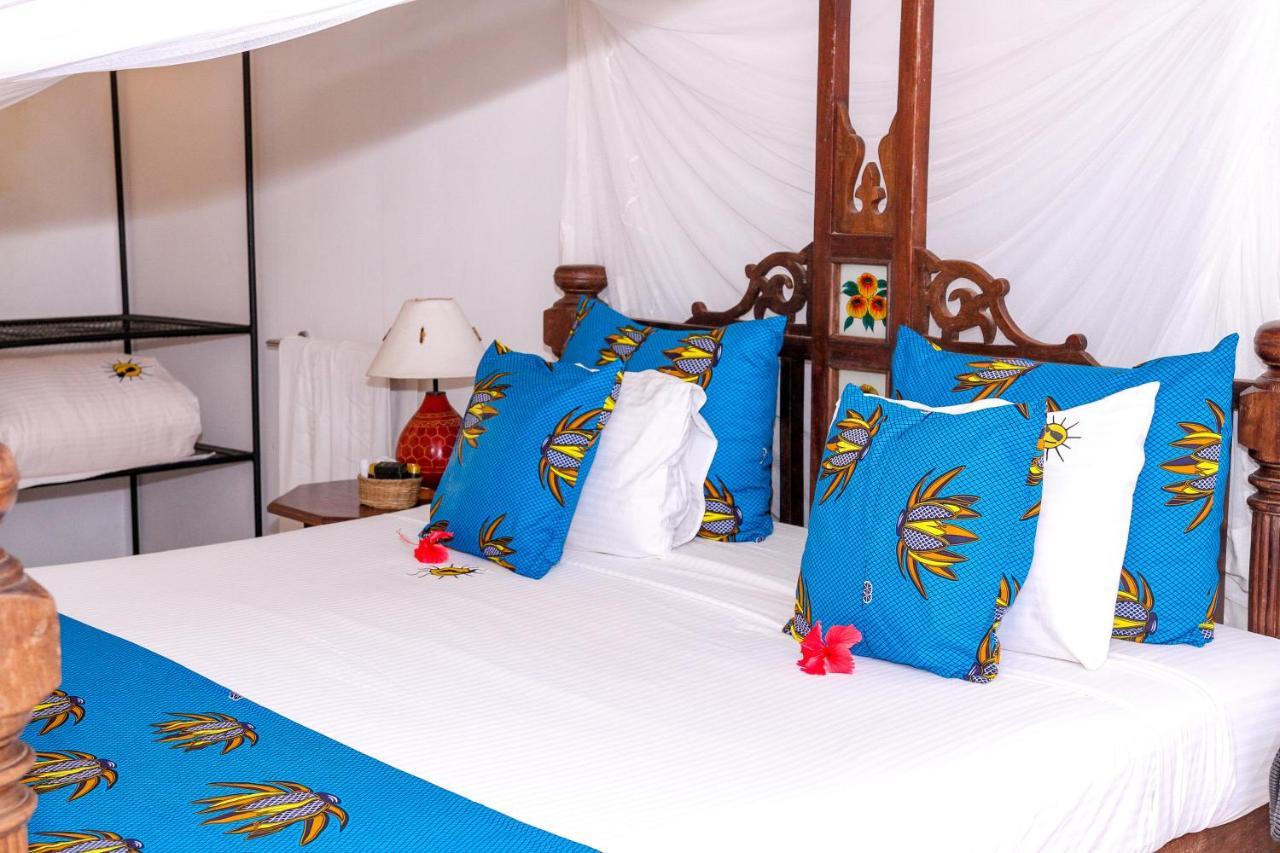 Kahama Hotel Mombasa Bamburi Esterno foto